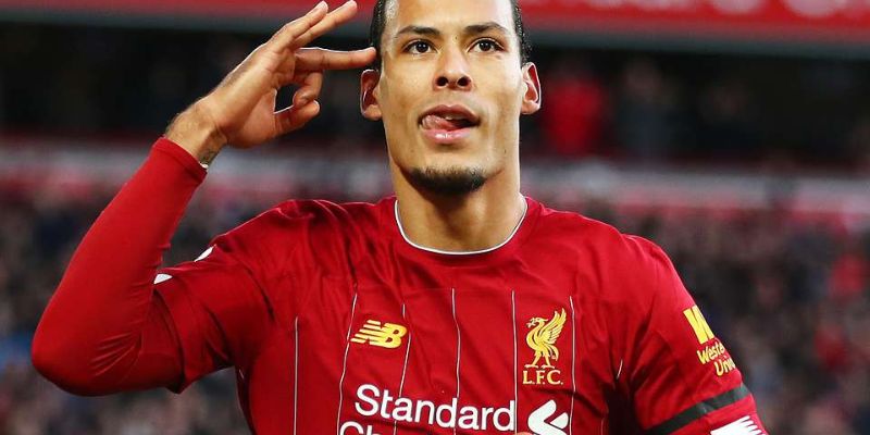 Những thông tin cá nhân trong phần tiểu sử Virgil van Dijk đáng quan tâm